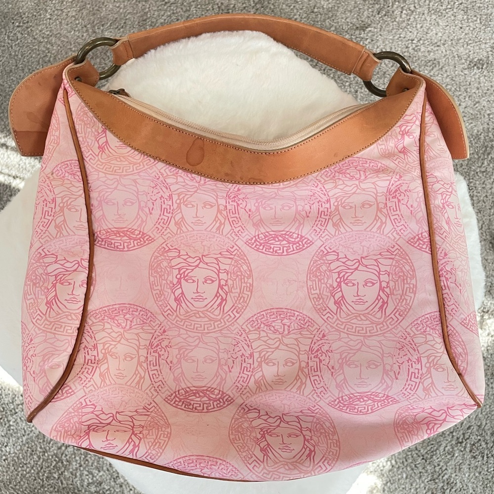 Vesace Tote